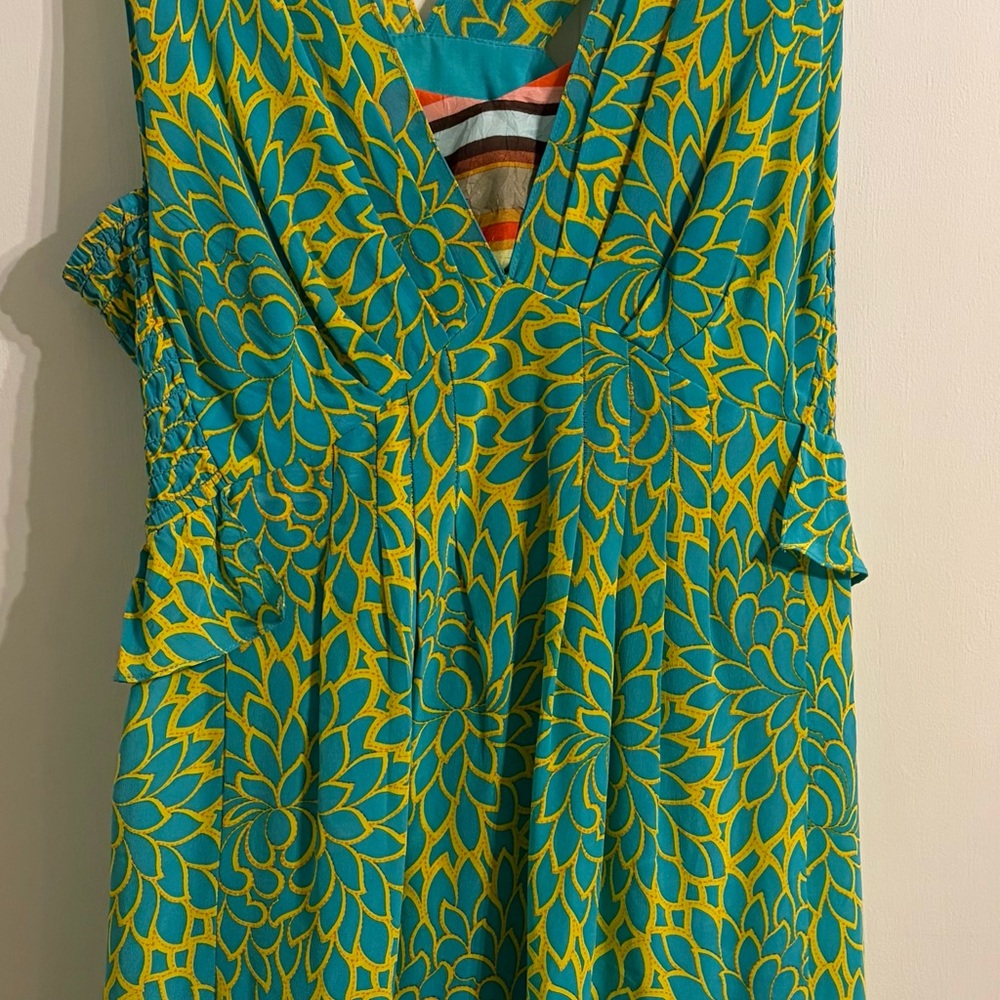 Nanette size 6 silk dress